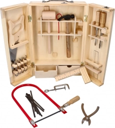 Drevená krabica s kovovým náradím