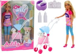 Bábika Anlily so psíkom vo vozíku