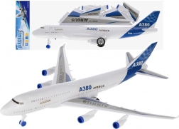 lietadlo so svetlom a zvukom