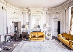 Puzzle RAVENSBURGER Stratené miesta: biela izba (1000 dielikov)