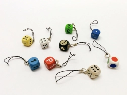 Detoa kľúčenka kocka – farebný prívesok na kľúče