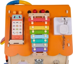 Multifunkčný interaktívny drevený domček