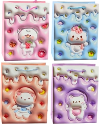 Papierová darčeková taška s medvedíkom, pastelové farby 23 × 18 × 10,5 cm