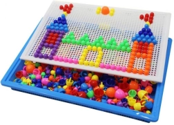 Farebná mozaika s 296 hríbikmi