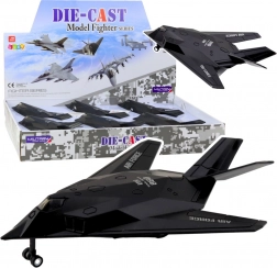Čierny vojenský stíhač s efektmi svetla a zvuku 1:400