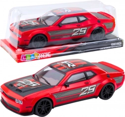 Červený športový voz s pohonom zadných kolies