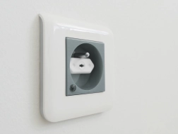 Ochrana elektrickej zásuvky biela