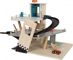 Drevené pretekárske parkovisko small foot