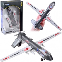 Kovový vojenský dron so zvukom