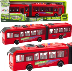 Kĺbový autobus 1:16 so svetlami, zvukmi a otváracími dverami – červený