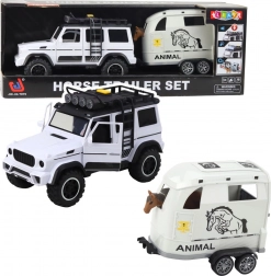 terénne auto s prívesom na prepravu koní so svetlami a zvukmi