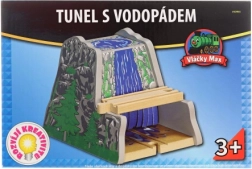 Maxim drevený tunel s vodopádom