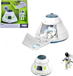 Vesmírna stanica s doplnkami