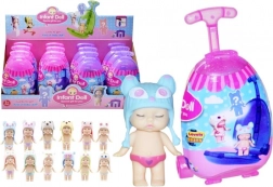 bábika v kufríku s doplnkami