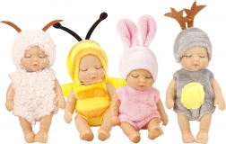 Bábätko v oblečení s motívmi zvieratiek