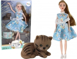 Bábika Emily jarná s dlhými vlasmi v modrých šatách a mačiatkom