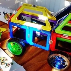 GeoSmart vesmírny nákladiak – magnetická stavebnica 42 dielikov