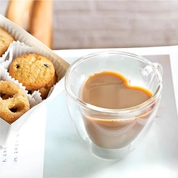 Sklenený hrnček v tvare srdca 250 ml s dvojitou stenou, žiaruvzdorné borosilikátové sklo