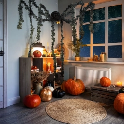 Halloweenová dekorácia – čierny papierový pavúk
