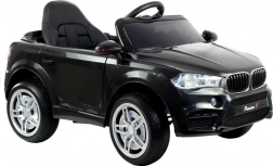 čierne detské autíčko na batériu