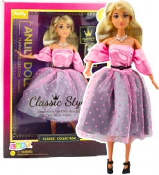 Bábika Anlily v svetloružových šatách s bodkami a pohyblivými končatinami