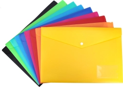 Obal s gombíkom z mäkkého plastu