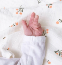 Mušelínové plienky s kvetinovým motívom A Little Lovely Company