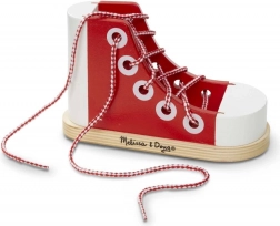 drevená šnurovacia topánka MELISSA & DOUG na nácvik zaväzovania