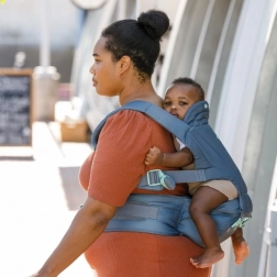 Nosítko s bedrovou sedačkou 5 v 1 INFANTINO