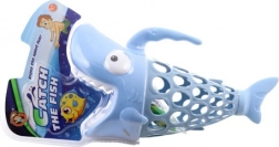 Chytanie rybičiek do vody – žralok a rybičky