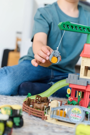 Funkčný žeriav s kladkou na zdvíhanie nákladu