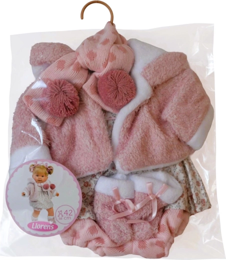 Hrejivý kabátik a zladené doplnky