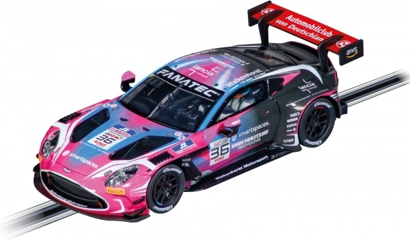 Carrera Evolution Aston Martin Vantage pretekárske auto 1:32