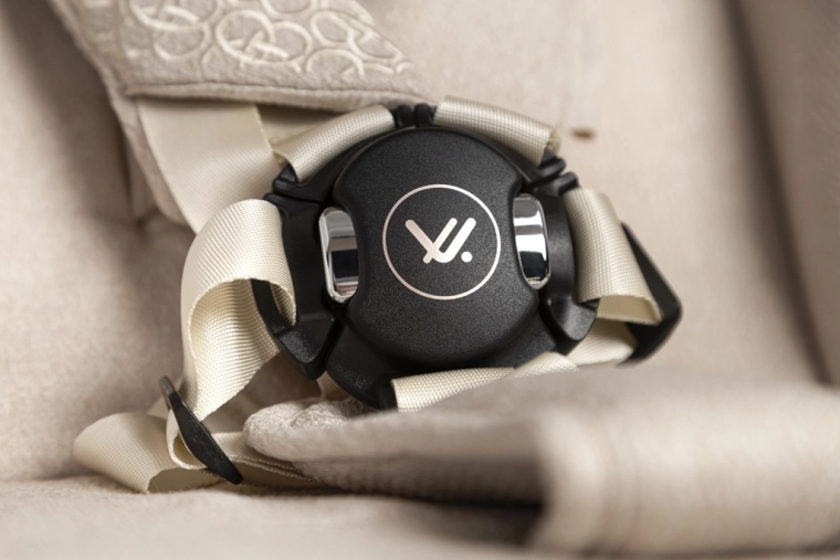 Rýchle a bezpečné pripútanie s magnetickou prackou