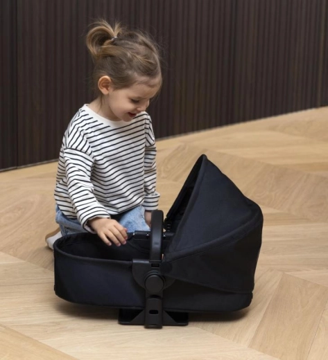 3 v 1: korba, športové sedenie aj postieľka