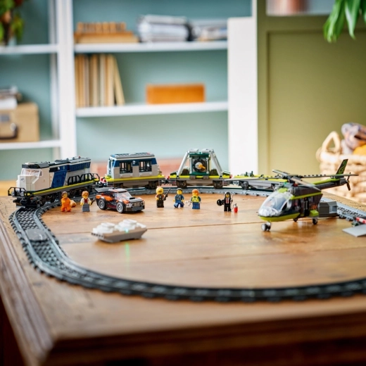 Kompletná akčná scéna na koľajniciach