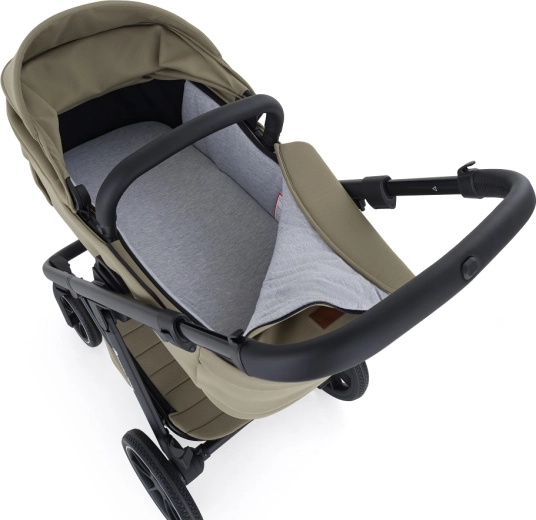 Otočná športová sedačka a magnetický 5-bodový pás