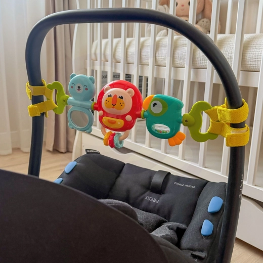 Zvuky a hrkanie pre zmyslovú hru