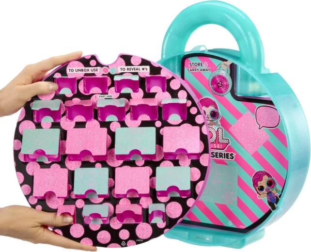 Viac než 40 prekvapení v jednom kufríku