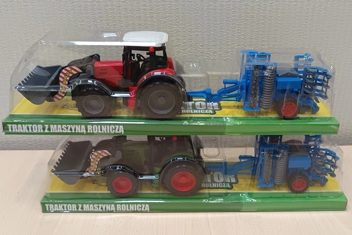 Gazelo traktor s poľnohospodárskym strojom