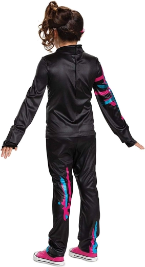 Výrazné farby a pohodlný strih