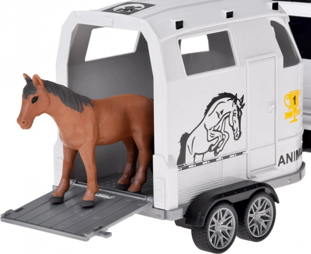 Otváracia rampa a prevoz koňa