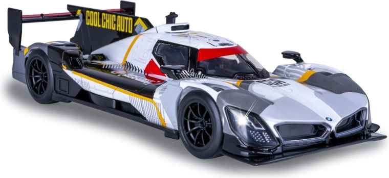 Vynikajúco spracovaný kovový model