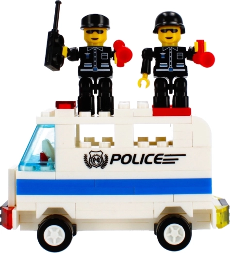 Dve akčné policajné vozidlá