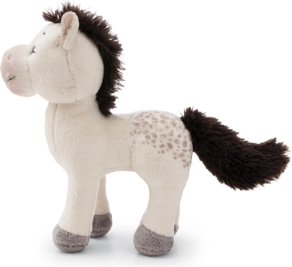 Elegantný vzhľad s realistickými prvkami