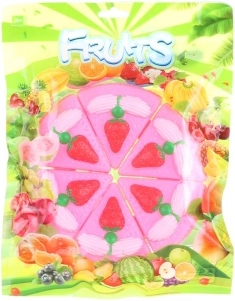 Plastová torta s nožom