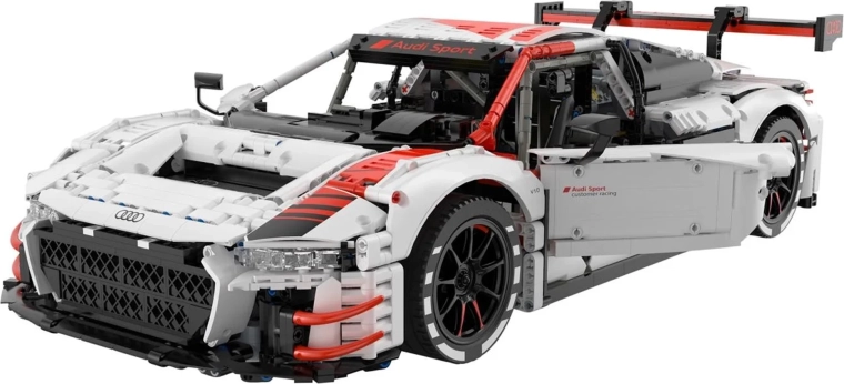 Detailný pretekársky model v mierke 1:8