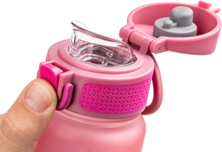 Otváranie jednou rukou a čistý náustok