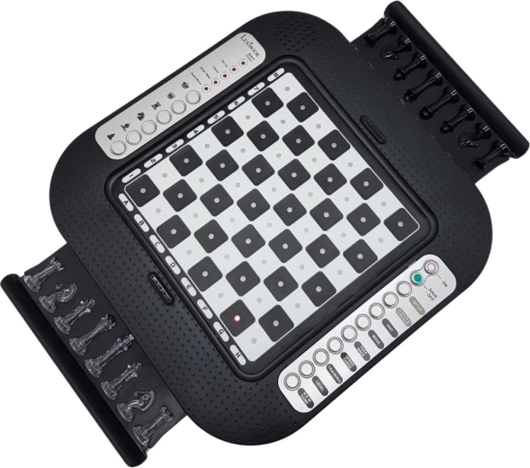 64 úrovní náročnosti a ELO až 1800