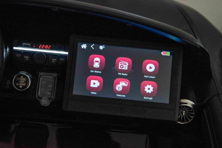 Multimédiá: MP3, USB, Bluetooth a FM